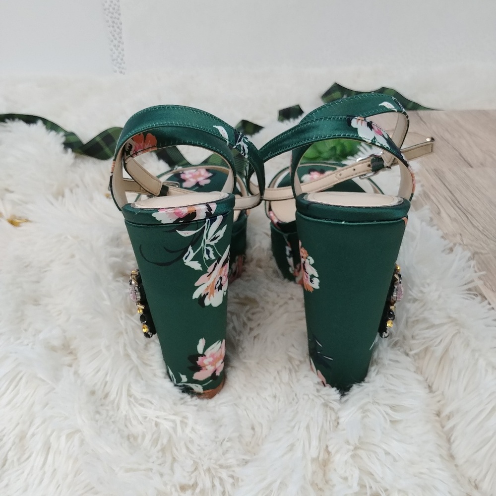 Jesica Simpson Emeral Floral Embelished wedges - Picture 5 of 8